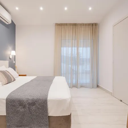 Blue Paradise Apartment *